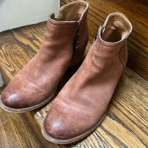 Clarks leather bootie